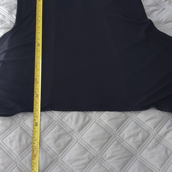 Ladies sweater with large pockets and a front zipper - Picture 4 of 4